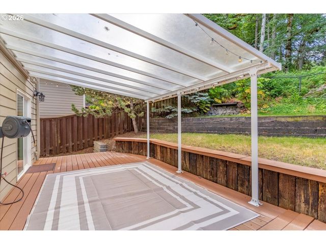 402 LA CRESTA Dr Se, Salem, OR 97306