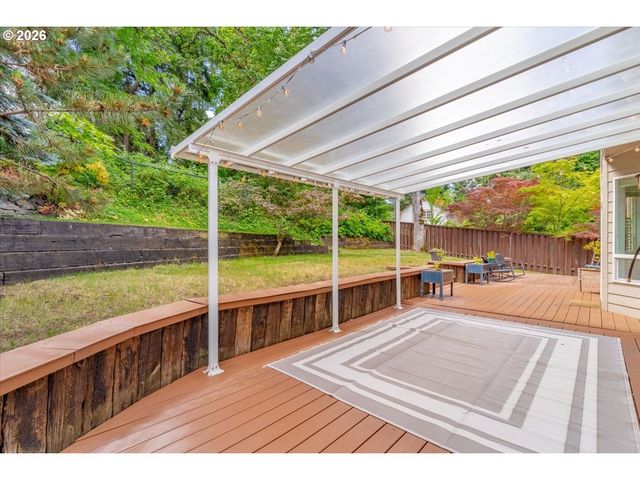 402 LA CRESTA Dr Se, Salem, OR 97306