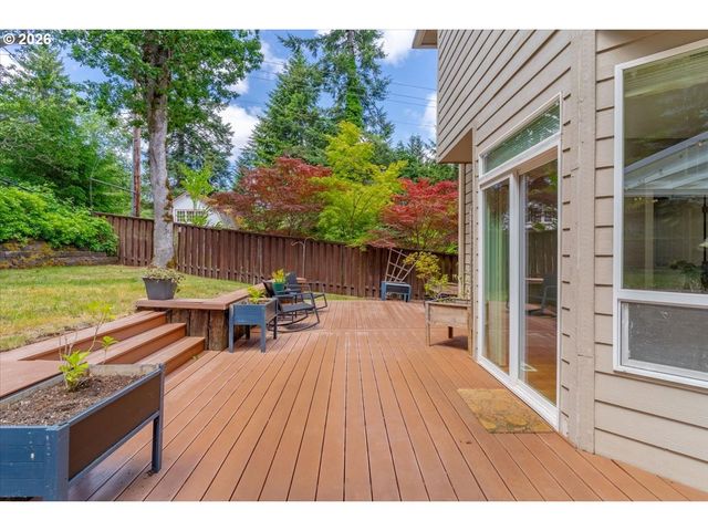 402 LA CRESTA Dr Se, Salem, OR 97306