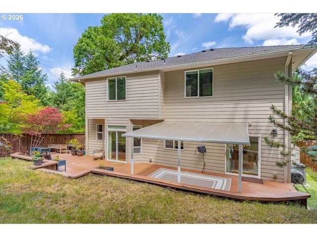 402 LA CRESTA Dr Se, Salem, OR 97306