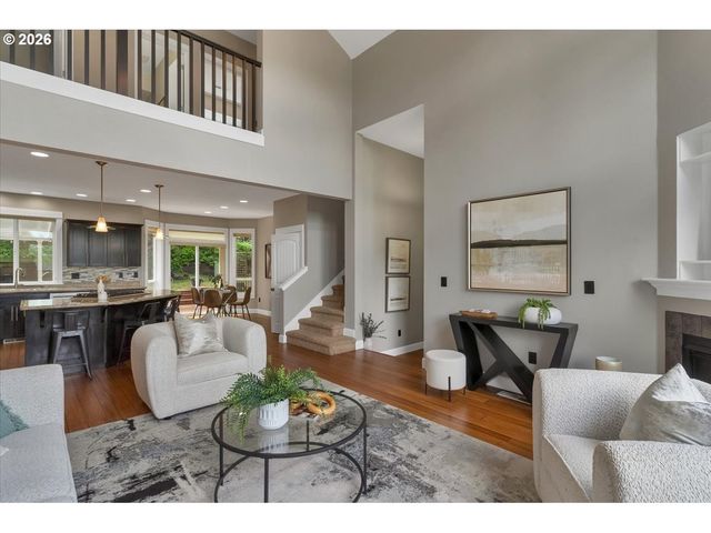 402 LA CRESTA Dr Se, Salem, OR 97306