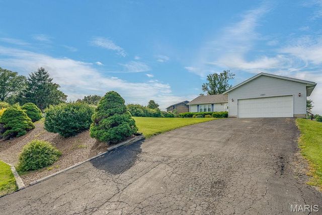 1997 Treasure Drive, Edwardsville, IL 62025