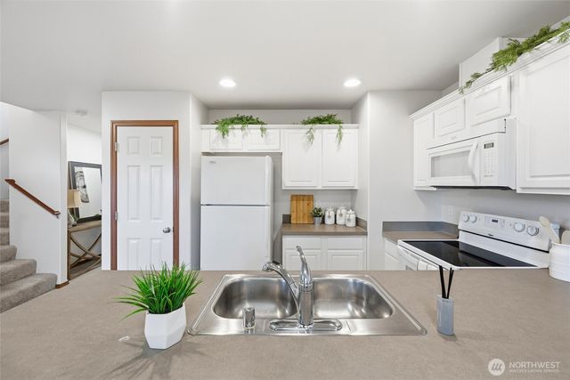 434 Oak Hill Lane, Burlington, WA 98233