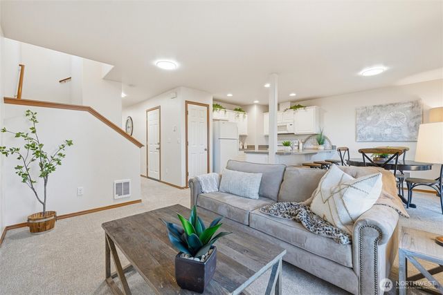 434 Oak Hill Lane, Burlington, WA 98233