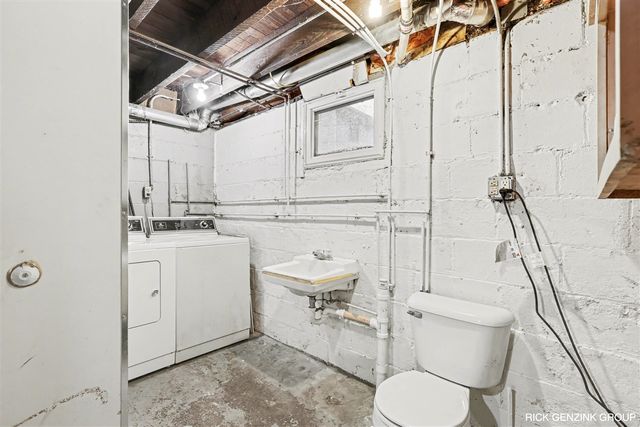 356 Pine Avenue, Holland, MI 49423