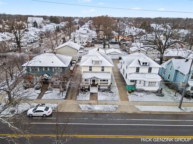 356 Pine Avenue, Holland, MI 49423