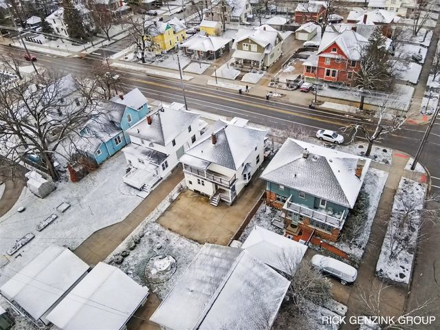 356 Pine Avenue, Holland, MI 49423