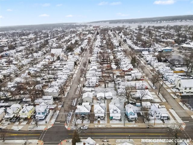 356 Pine Avenue, Holland, MI 49423