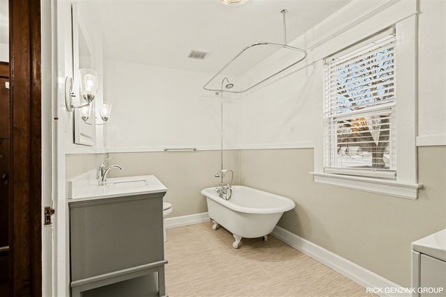 356 Pine Avenue, Holland, MI 49423