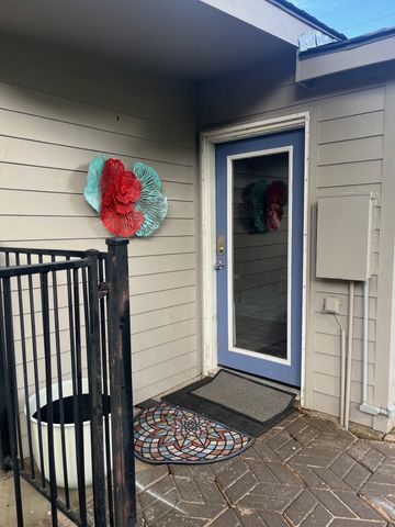 6463 Highgate Lane, Dallas, TX 75214