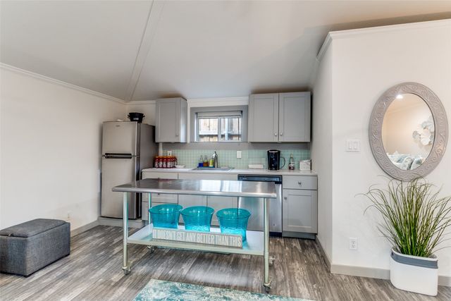 6463 Highgate Lane, Dallas, TX 75214