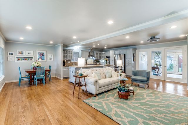 6463 Highgate Lane, Dallas, TX 75214