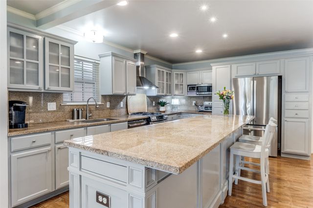 6463 Highgate Lane, Dallas, TX 75214