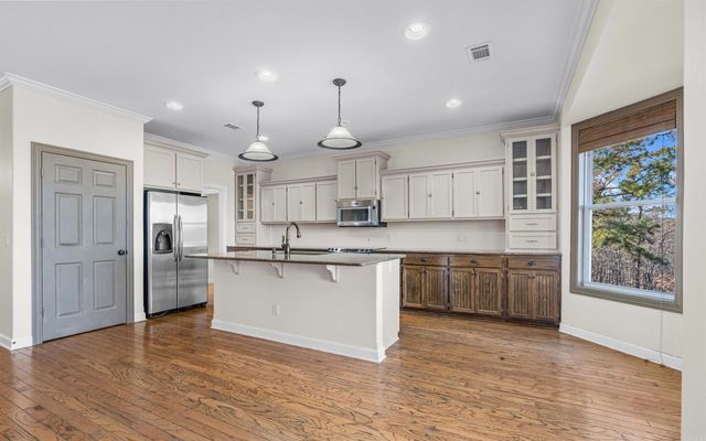 10 Moncada Circle, Hot Springs Village, AR 71909