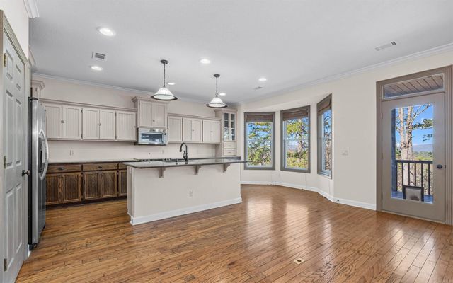 10 Moncada Circle, Hot Springs Village, AR 71909