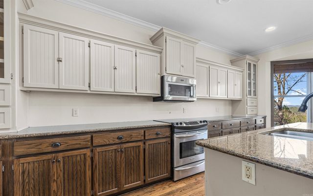 10 Moncada Circle, Hot Springs Village, AR 71909