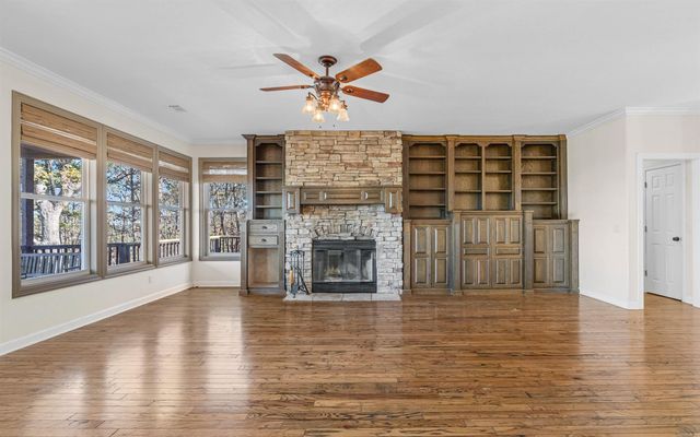 10 Moncada Circle, Hot Springs Village, AR 71909