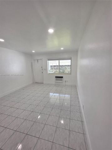 411 SE 3rd Ave 3, Hallandale Beach, FL 33009