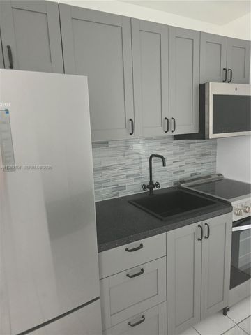 411 SE 3rd Ave 3, Hallandale Beach, FL 33009