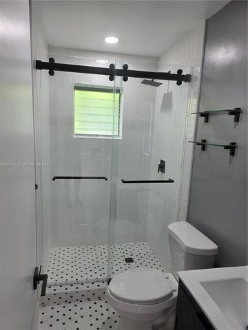 411 SE 3rd Ave 3, Hallandale Beach, FL 33009