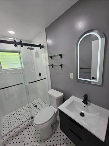 411 SE 3rd Ave 3, Hallandale Beach, FL 33009