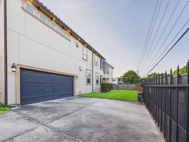 4003 Dumbarton Street, Houston, TX 77025