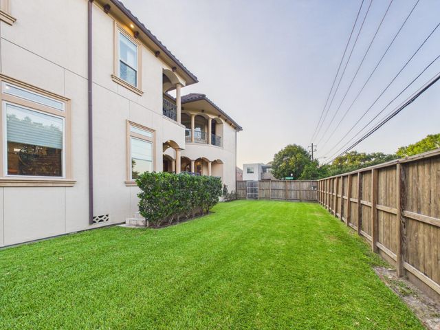 4003 Dumbarton Street, Houston, TX 77025