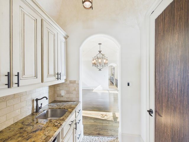 4003 Dumbarton Street, Houston, TX 77025