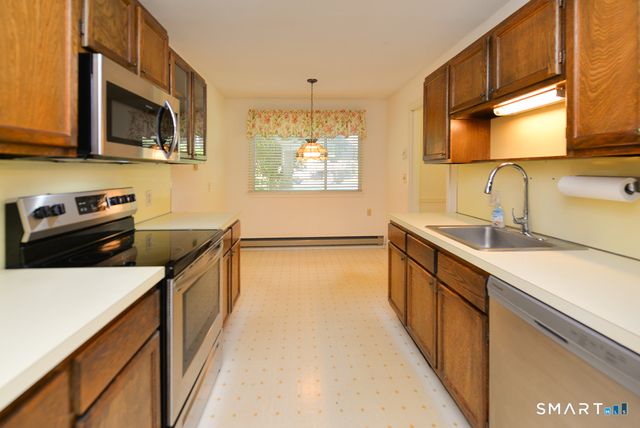 682 Heritage Village A, Southbury, CT 06488