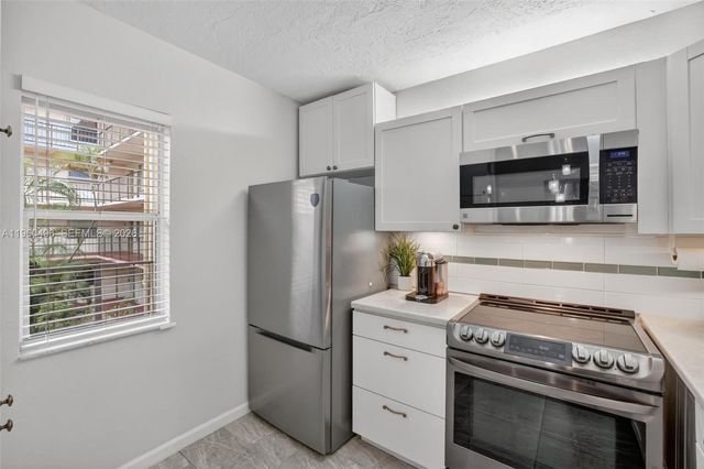 2801 Somerset Drive 205, Lauderdale Lakes, FL 33311