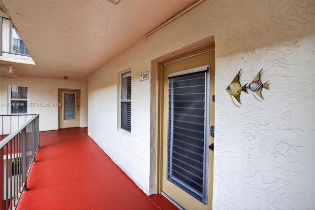 2801 Somerset Drive 205, Lauderdale Lakes, FL 33311