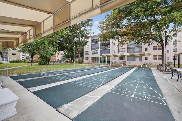 2801 Somerset Drive 205, Lauderdale Lakes, FL 33311