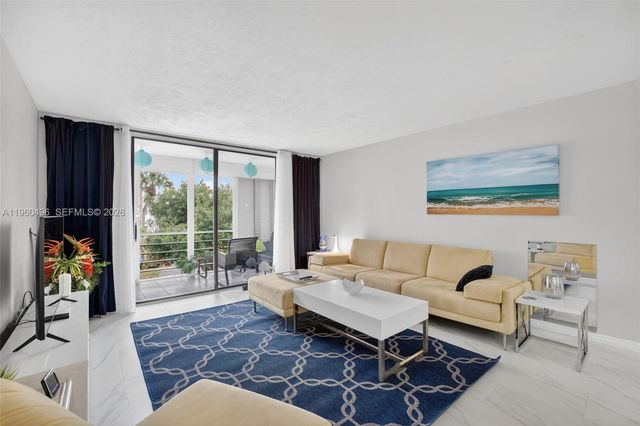 2801 Somerset Drive 205, Lauderdale Lakes, FL 33311