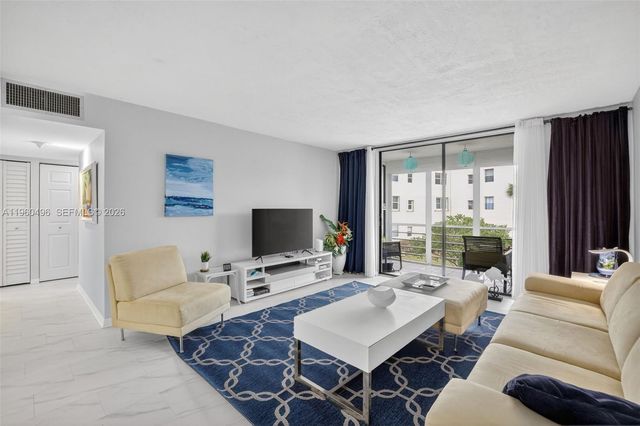 2801 Somerset Drive 205, Lauderdale Lakes, FL 33311
