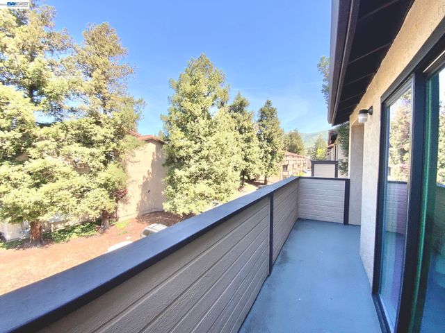 93 Shaniko Cmn 24, Fremont, CA 94539
