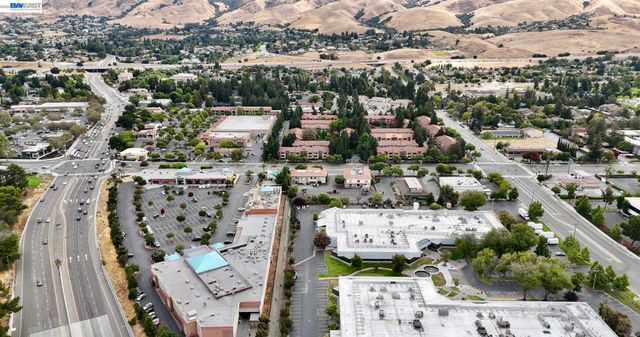 93 Shaniko Cmn 24, Fremont, CA 94539