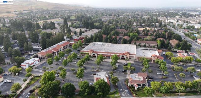 93 Shaniko Cmn 24, Fremont, CA 94539