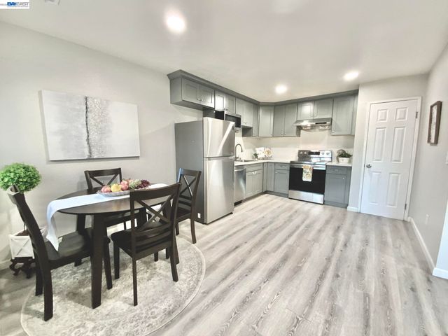 93 Shaniko Cmn 24, Fremont, CA 94539