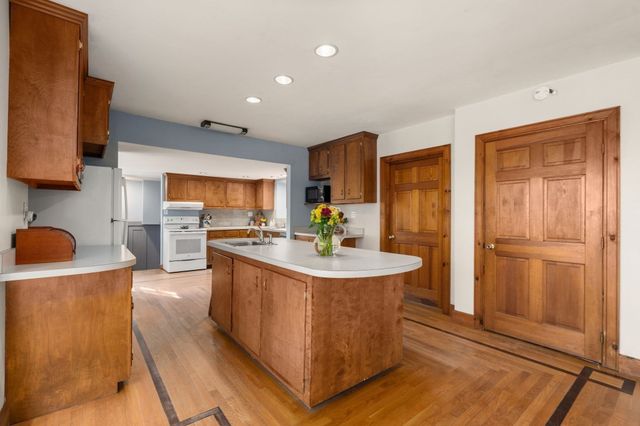 102 Concord Road, Sudbury, MA 01776
