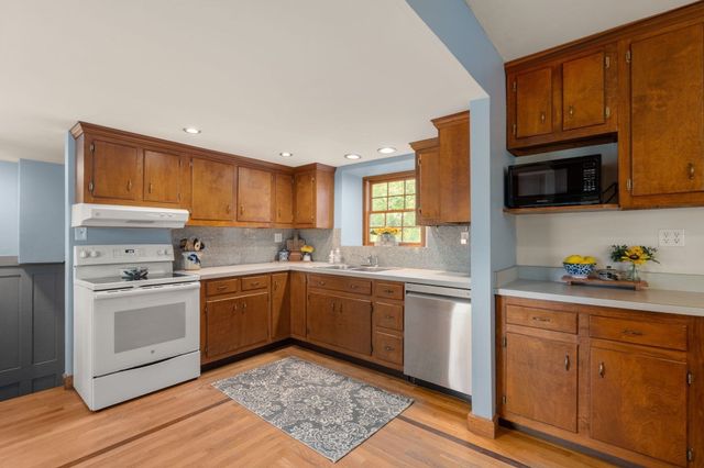 102 Concord Road, Sudbury, MA 01776