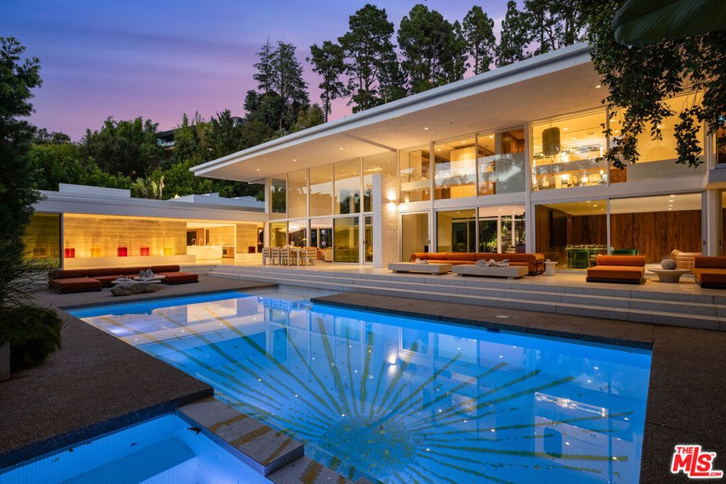 400 Castle Place, Beverly Hills, CA 90210 — exterior