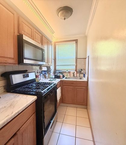 301 Davis St, New Bedford, MA 02746