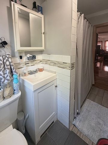 301 Davis St, New Bedford, MA 02746