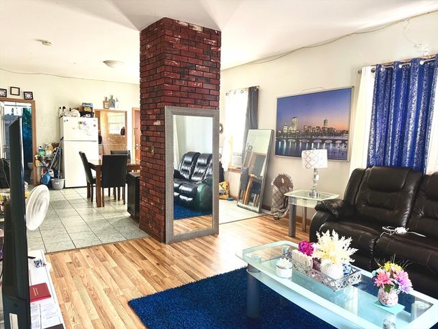 301 Davis St, New Bedford, MA 02746