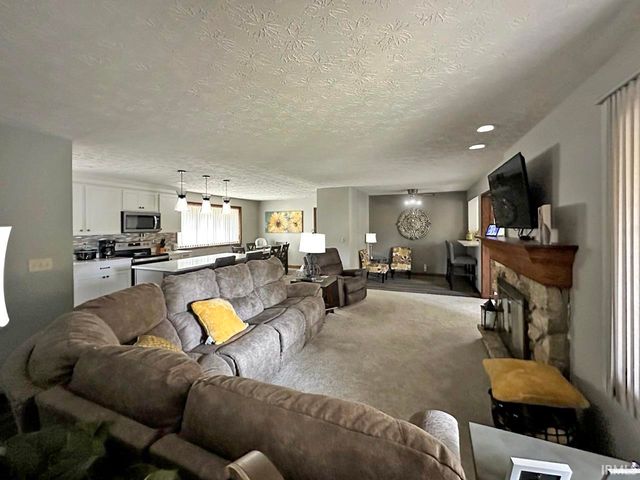 708 Maple Drive, Frankfort, IN 46041