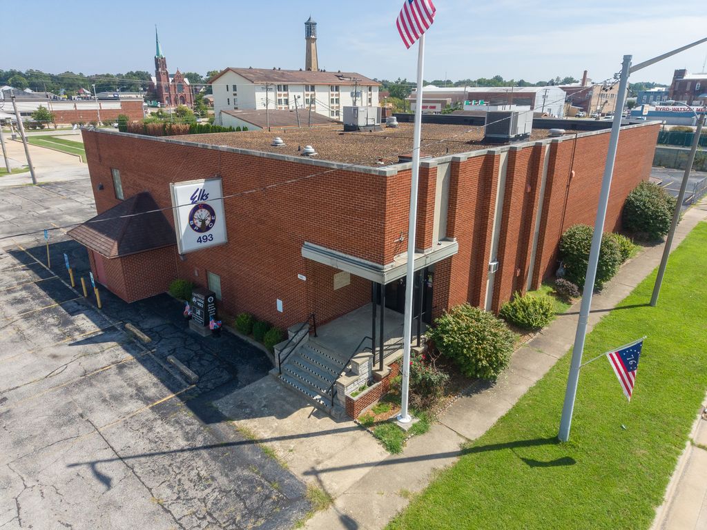Image 1 of property listing at 235 N Locust Street, Centralia, IL 62801
