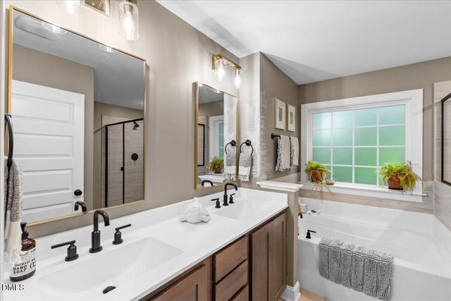 2045 Fernwood Way, Henderson, NC 27536