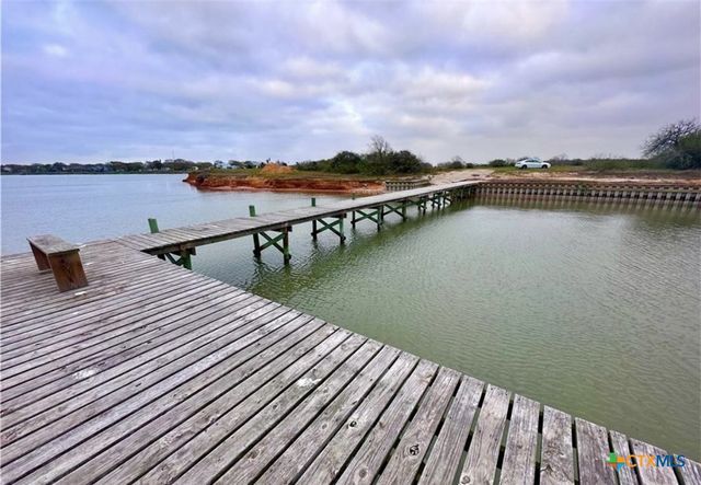 61 Falcon Way, Palacios, TX 77465