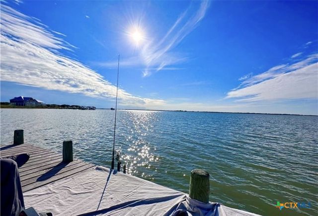 61 Falcon Way, Palacios, TX 77465