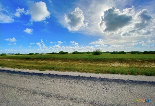 61 Falcon Way, Palacios, TX 77465